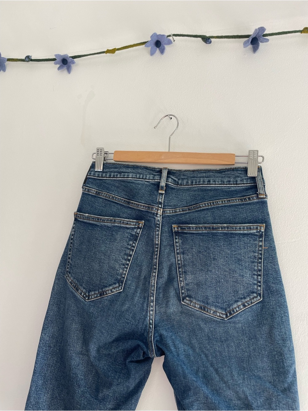GAP High-Rise Cigarette Jeans Medium Wash Size 6 / 28R - Picture 6 of 10